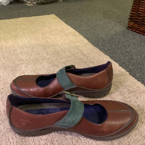 clarks unstructured mary jane shoes